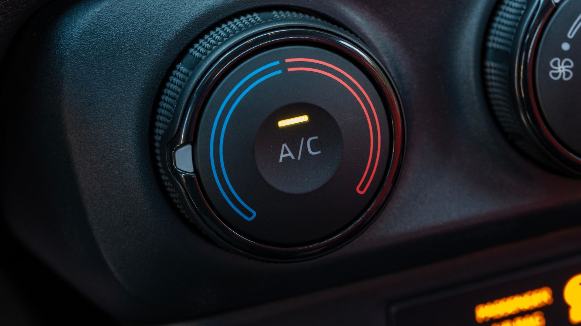 Car air conditioning control dial with blue and red temperature gradient